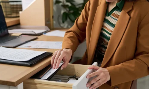 Qual o prazo para guardar notas fiscais e comprovantes de comissão?