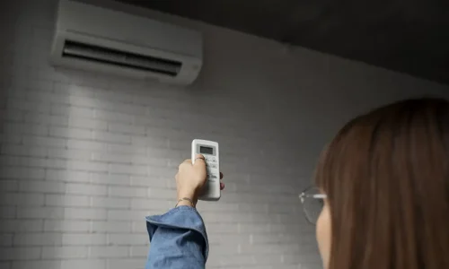Como economizar energia ao usar o ar-condicionado?