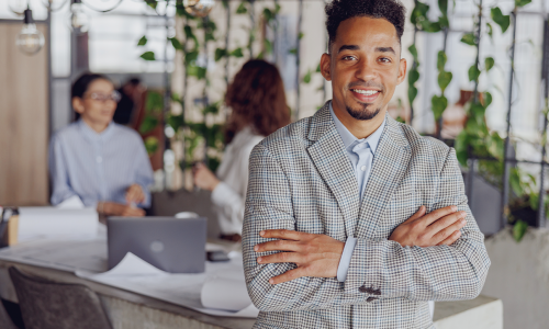 Projeto prevê isenção de impostos para empresas de jovens
